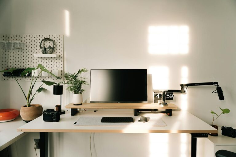 Cómo organizar un espacio de trabajo en casa para mejorar tu productividad